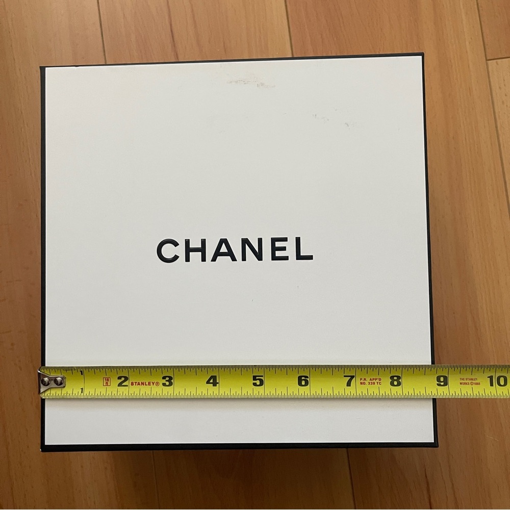Chanel Box - Picture 6 of 8